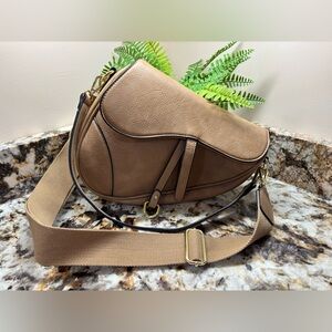 Elegant Tan Saddle Bag